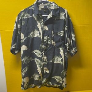 Workers for Freedom, Hawaiian pattern short sleeve button down shirt. Size L
